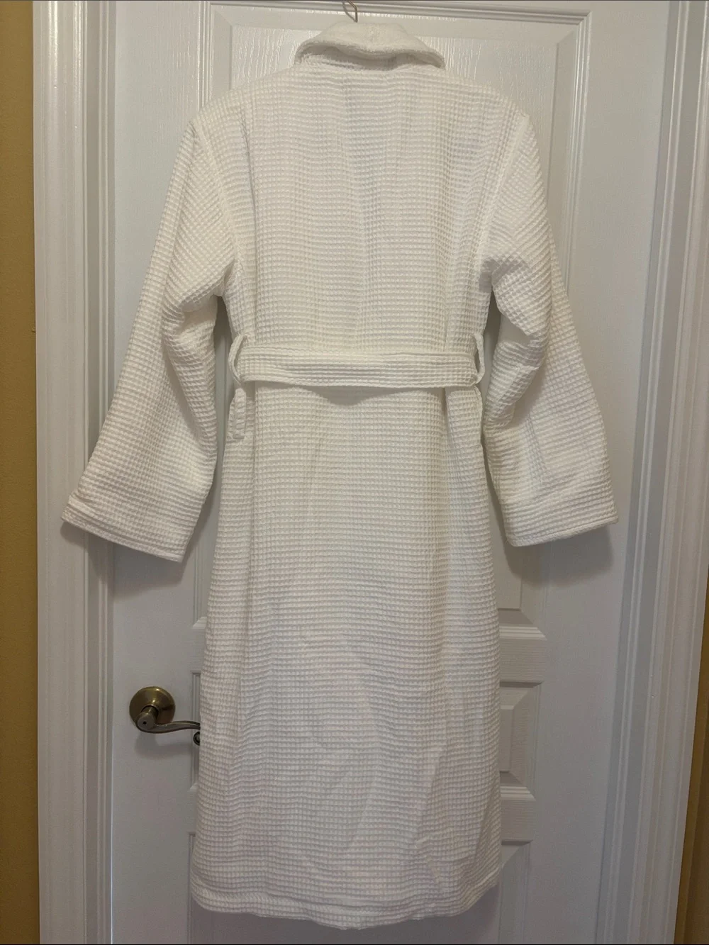 Pottery Barn white Waffle‎ Robe with Shawl Collar S length total 44 inches